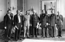 Wręczenie marszałkowi Polski Józefowi Piłsudskiemu Wielkiej Wstęgi Orderu Maltańskiego przez delegację kawalerów maltańskich.