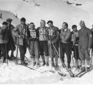 Uczestnicy biegu zjazdowego w Tatrach 6.02.1932 roku.
