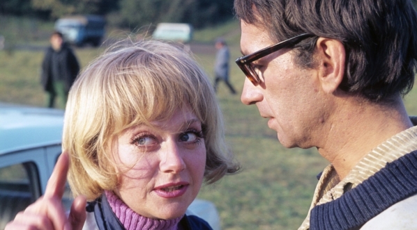  Krystyna Sienkiewicz i Jacek Fedorowicz w filmie Andrzeja Konica "Motodrama" z 1971 roku.  