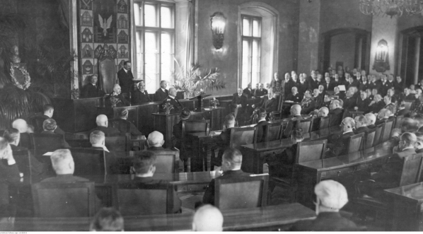  Uroczyste posiedzenie Rady Miejskiej m.Krakowa z okazji 25 rocznicy śmierci Stanisława Wyspiańskiego w listopadzie 1932 roku.  