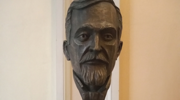  Henryk Sienkiewicz - rzeźba (głowa) w budynku PAU w Krakowie.  