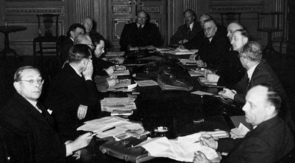  Posiedzenie rządu premiera Stanisława Mikołajczyka  w Londynie 5.05.1944 roku.  