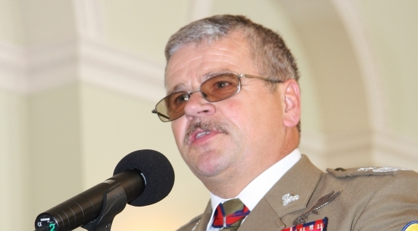  Gen. Tadeusz Buk po nominacji na stanowisko Dowódcy Wojsk Lądowych 15.09.2009 r.  