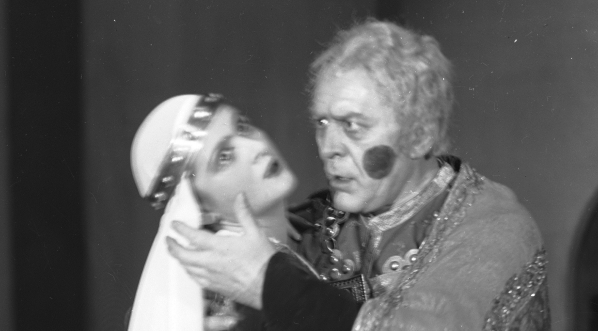  Przedstawienie "Henryk IV" Luigi Pirandella na scenie Teatru im. Juliusza Słowackiego w Krakowie we wrześniu 1935 roku.  (2)  
