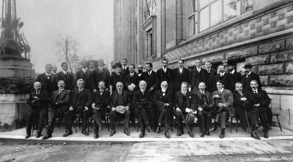  Second Solvay Conference on Physics,  Bruksela, 1913 roku.  