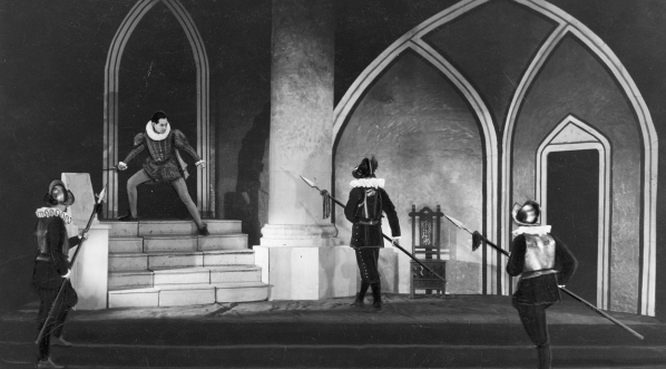  Przedstawienie "Maria Stuart" w Teatrze Polskim w Poznaniu w październiku 1934 roku.  