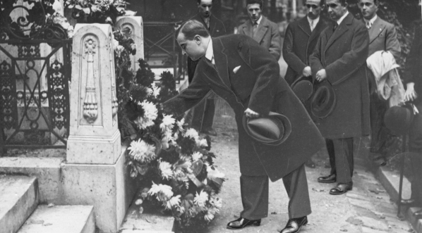  Uroczystość w 80 rocznicę śmierci Fryderyka Chopina na cmentarzu Pere-Lachaise w Paryżu 17.10.1929 r.  