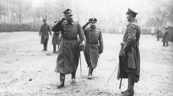  Uroczystość zaprzysiężenia wojsk powstańczych i wręczenie sztandaru 1 Dywizji Strzelców Wielkopolskich 26.01.1919 r.  