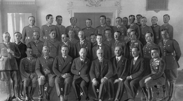  Wizyta Kazimierza Przerwy-Tetmajera w 1 Pułku Strzelców Podhalańskich w Nowym Sączu w marcu 1932 roku.  