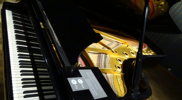  Fortepian koncertowy Ignacego Jana Paderewskiego prezentowany na wystawie "Paderewski" w Muzeum Narodowym w Warszawie.  