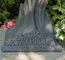 Grób Andrzeja Szczypiorskiego na cmentarzu ewangelisko-reformowanym w Warszawie.